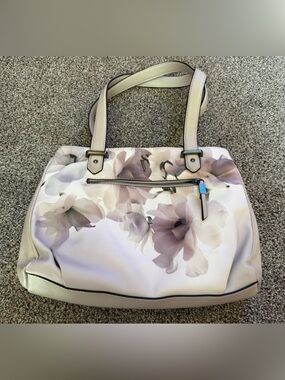 Vera Wang Floral Tote in Lavender and Cream